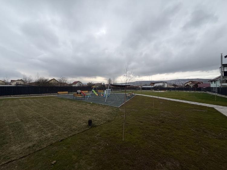 Apartament cu 3 camere decomandat în Aeroport