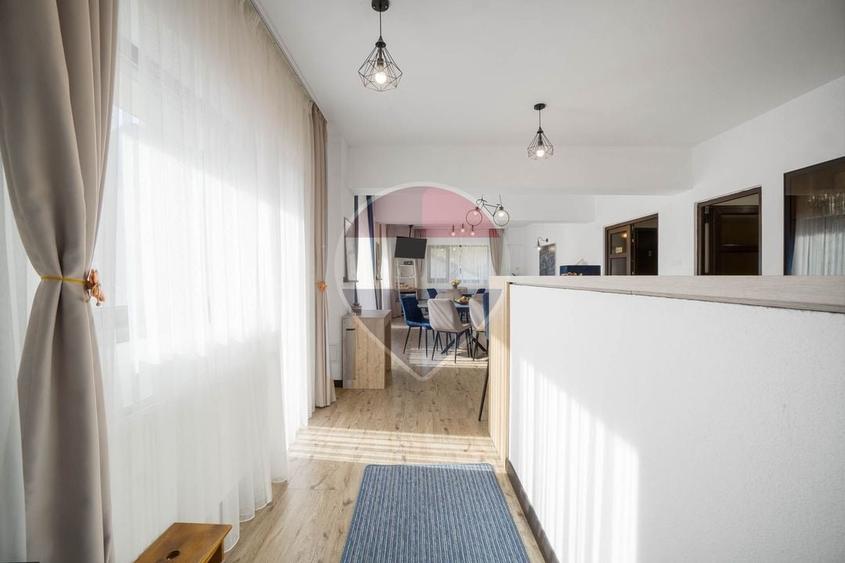 Casă individuală cu 10 camere cu Teren 947 Mp în Valea Alba