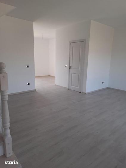 Casă cu 4 camere decomandat cu Teren 250 Mp în Burdujeni
