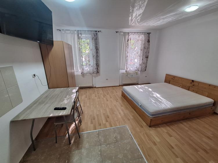 Garsonieră decomandată în Complex Studențesc