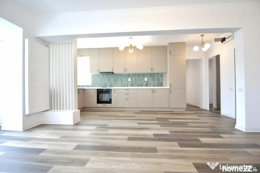 Apartament cu 3 camere decomandat în Teiul Doamnei
