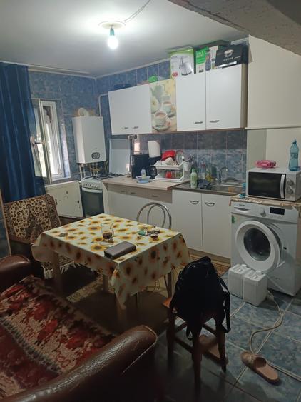 Apartament cu 2 camere decomandat în Broșteni