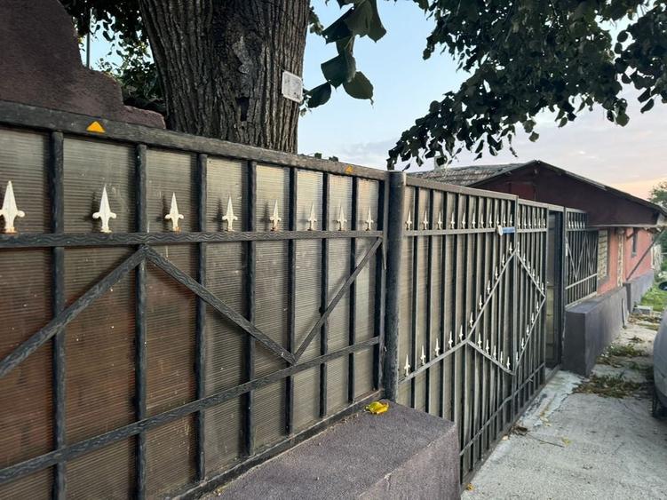 Casă cu 4 camere în Vasile Alecsandri