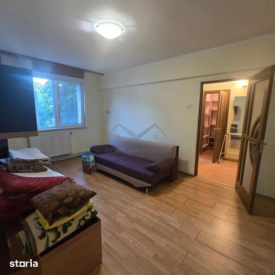 Apartament cu 2 camere semidecomandat în Piața Unirii
