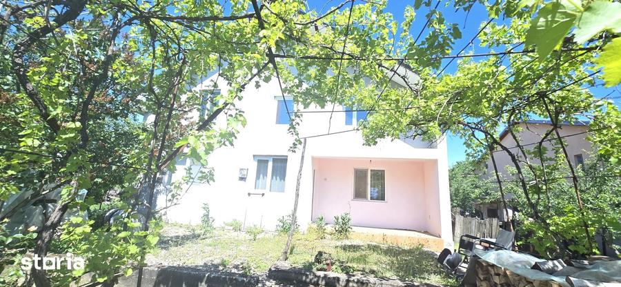 Casă cu 5 camere cu Teren 2804 Mp în Suseni-Socetu