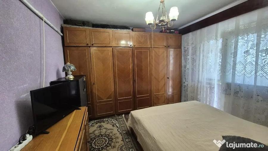 Apartament cu 2 camere decomandat în Vest