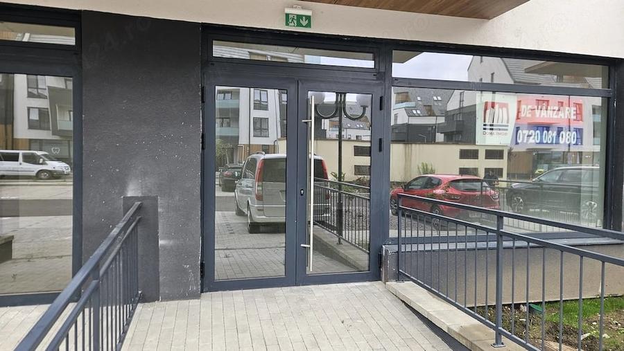 Spațiu comercial, de 40 mp, în Tractorul