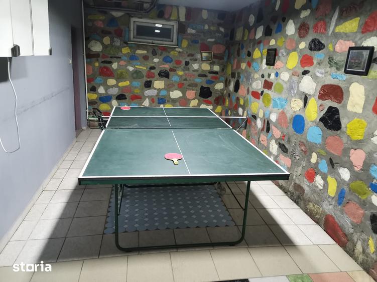 Casă cu 5 camere cu Teren 1000 Mp în Comarnic