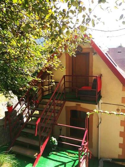 Casă individuală cu 6 camere cu Teren 1152 Mp în Ultracentral