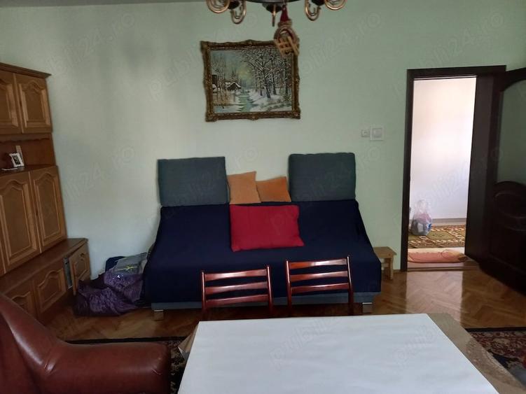 Casă cu 5 camere cu Teren 500 Mp în Titulescu