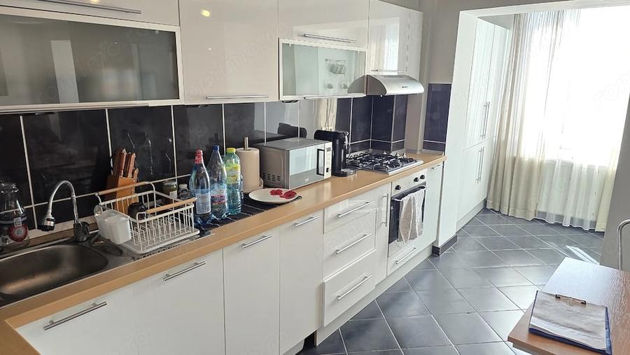 Apartament cu 3 camere decomandat în Dorobanți