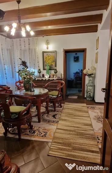 Casă cu 5 camere cu Teren 338 Mp în Sud
