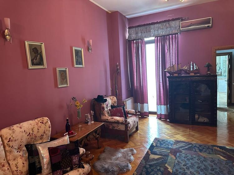 Casă individuală cu 9 camere cu Canalizare în Cotroceni