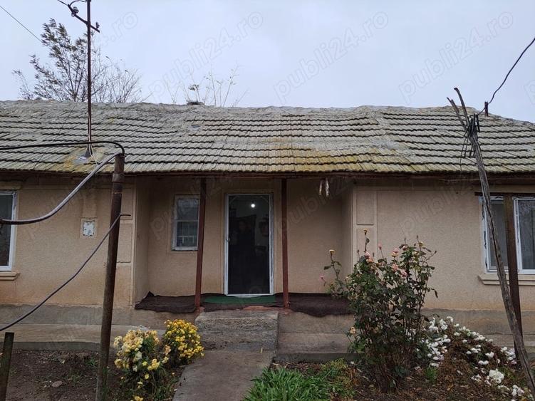 Casă cu 3 camere în Nuntași