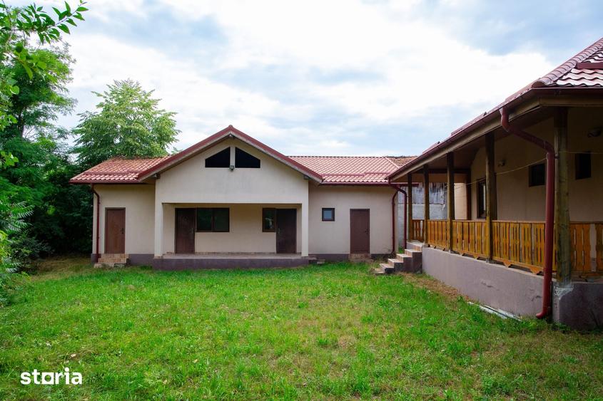 Casă cu 5 camere cu Teren 1029 Mp în Bezdead