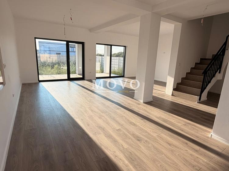 Duplex cu 4 camere cu Teren 250 Mp în Săcălaz
