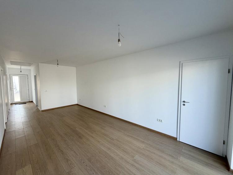 Duplex cu 3 camere cu Teren 300 Mp în Moșnița Nouă