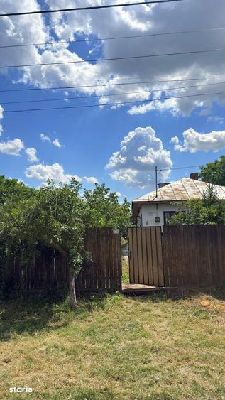 Casă cu 3 camere cu Teren 2100 Mp în Dor Mărunt