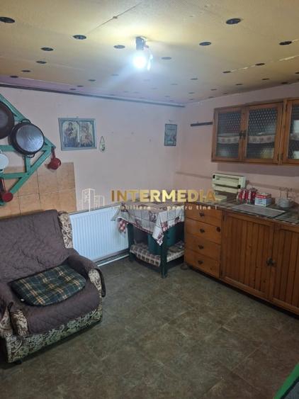 Casă individuală cu 3 camere cu Canalizare în Cricău