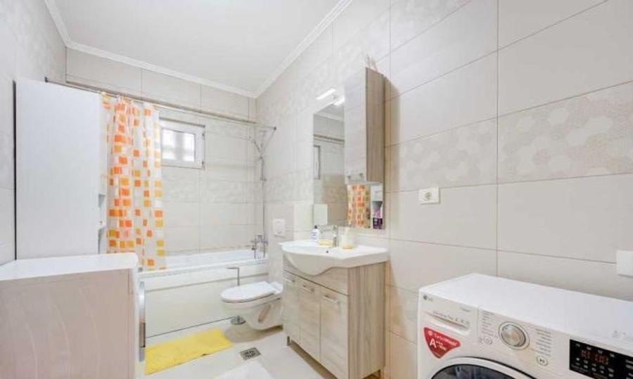 Apartament cu 4 camere decomandat, mobilat în Floreasca