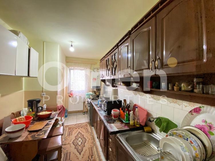Apartament cu 4 camere decomandat în Traian