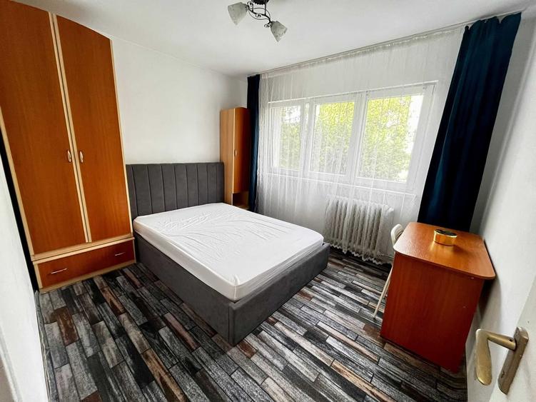 Apartament cu 3 camere semidecomandat în Dosu Bricii