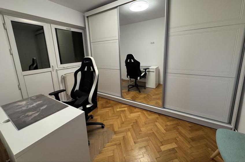 Apartament cu 4 camere decomandat în Ultracentral