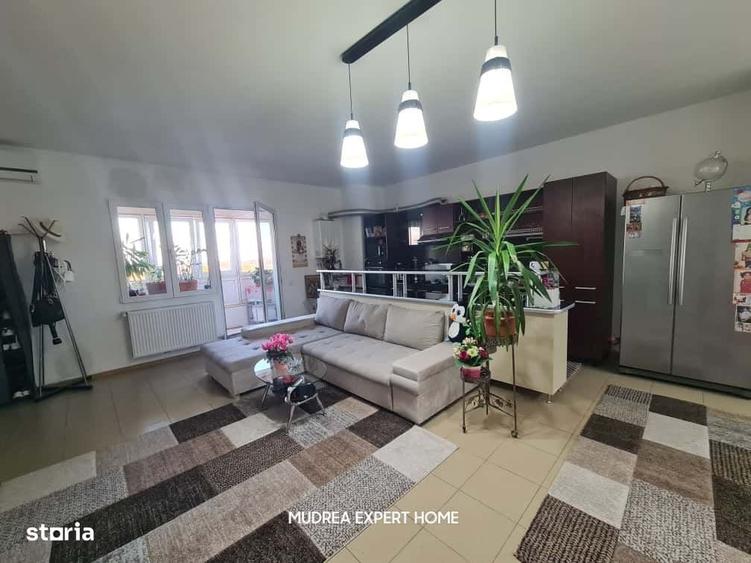 Apartament cu 3 camere decomandat în Săftica