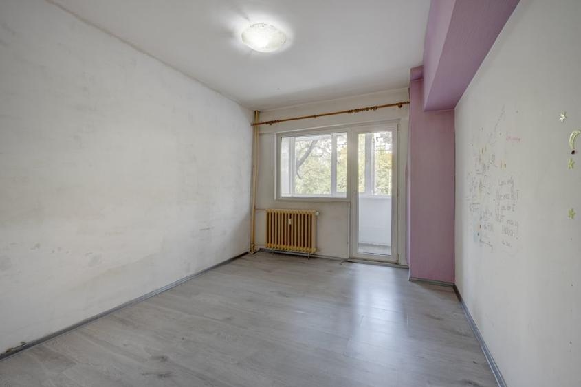 Apartament cu 3 camere decomandat în Lujerului