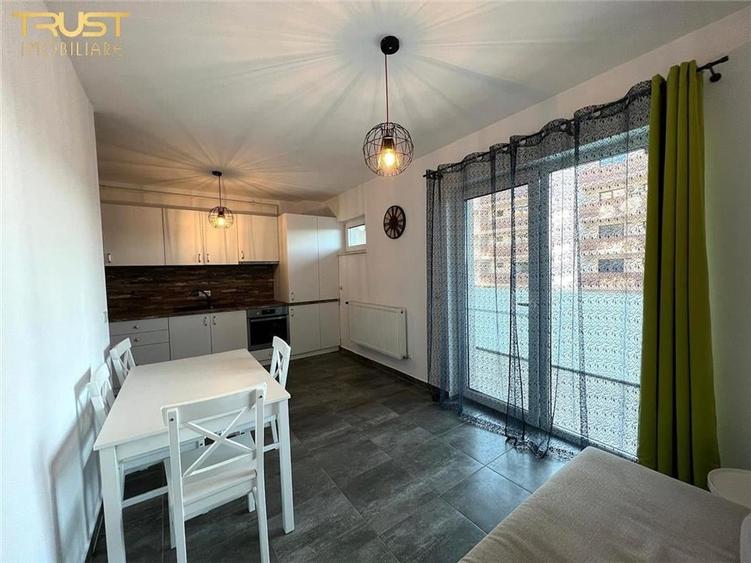 Apartament cu 3 camere decomandat în Sud