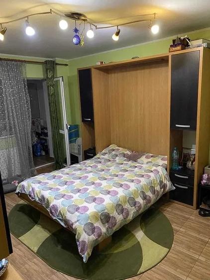 Garsonieră decomandată în Tei