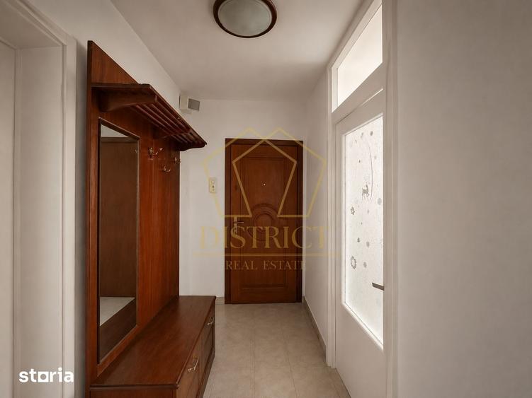 Apartament cu 3 camere în Torontalului