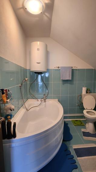 Casă individuală cu 7 camere cu Canalizare în Poiana Mărului