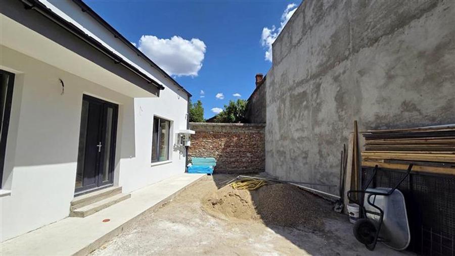 Casă individuală cu 4 camere cu Canalizare în Fabric