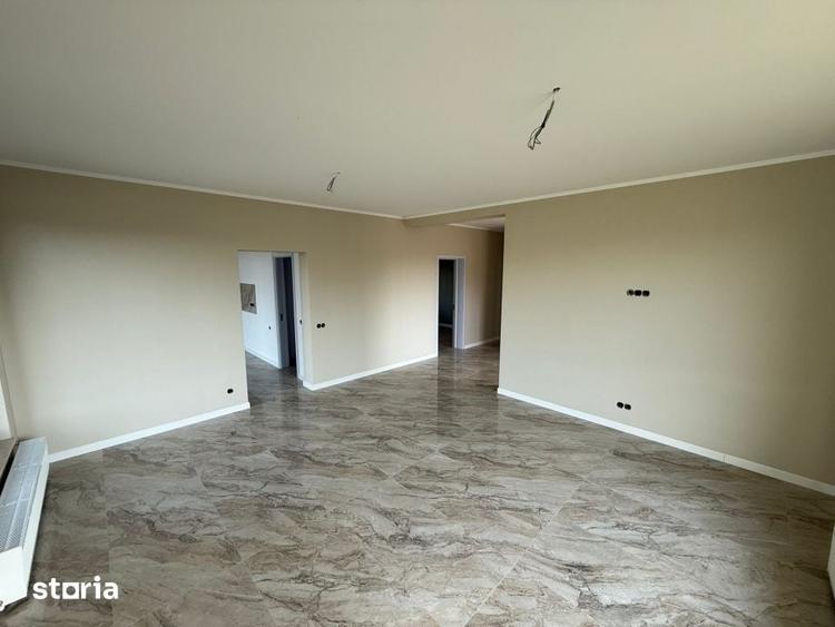 Casă cu 4 camere cu Teren 480 Mp în Recea
