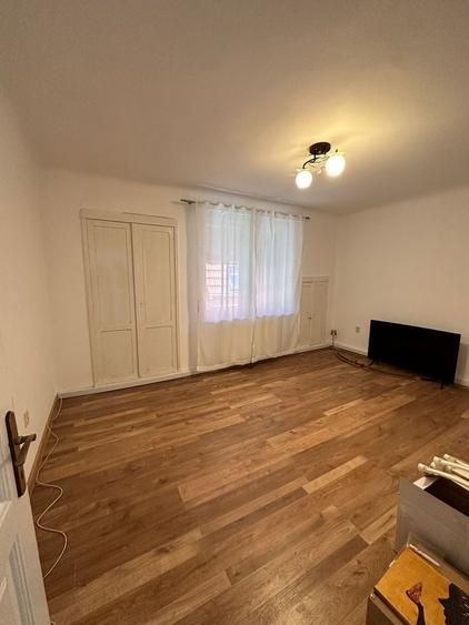Casă cu 3 camere cu Teren 300 Mp în Central