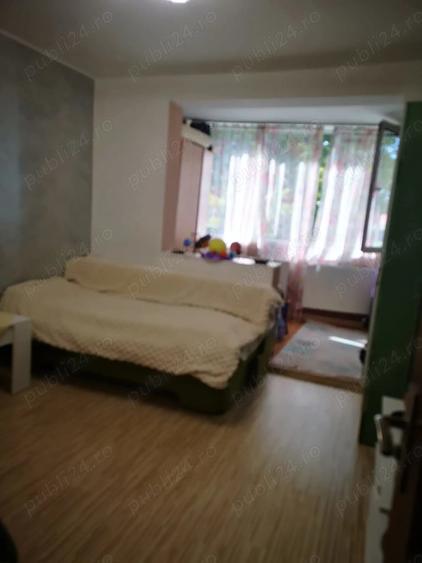 Apartament cu 3 camere decomandat în Vest