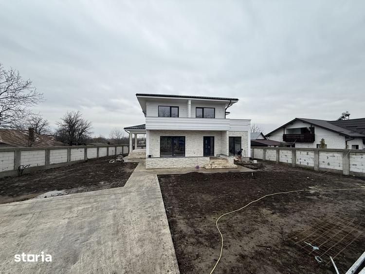 Casă cu 4 camere cu Teren 750 Mp în Aroneanu