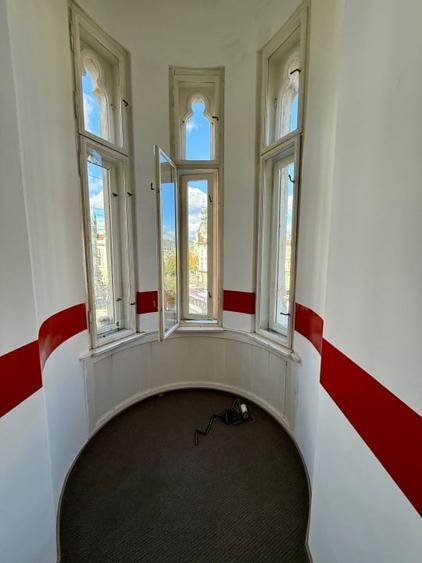 Birou, de 62 mp, în Central