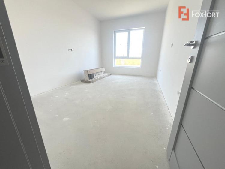 Casă cu 4 camere cu Teren 381 Mp în Moșnița Nouă