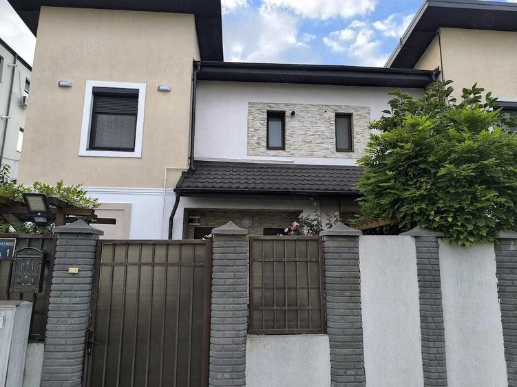 Casă cu 6 camere cu Teren 250 Mp în Central