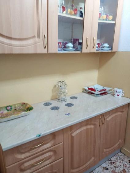 Apartament cu 3 camere semidecomandat în Micro 3