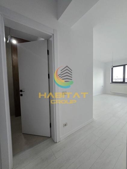 Apartament cu 3 camere semidecomandat în Berceni