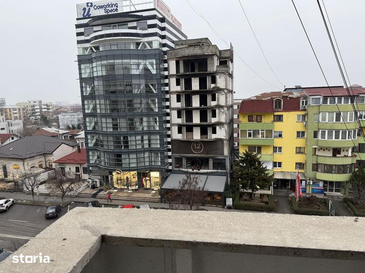 Apartament cu 3 camere în Calea București