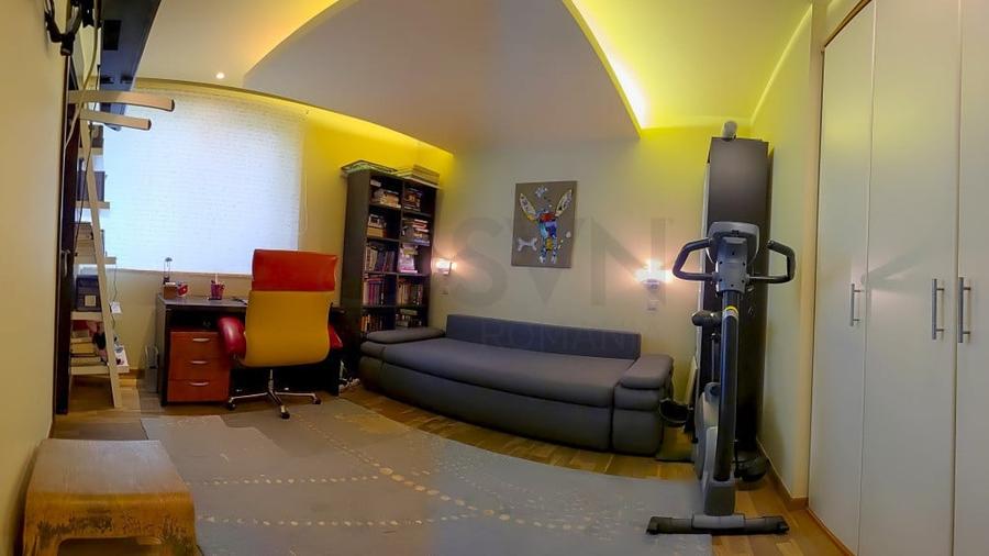 Apartament cu 5 camere decomandat în Iancu Nicolae