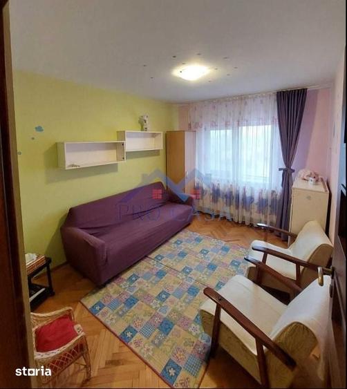 Apartament cu 3 camere decomandat în Cetate