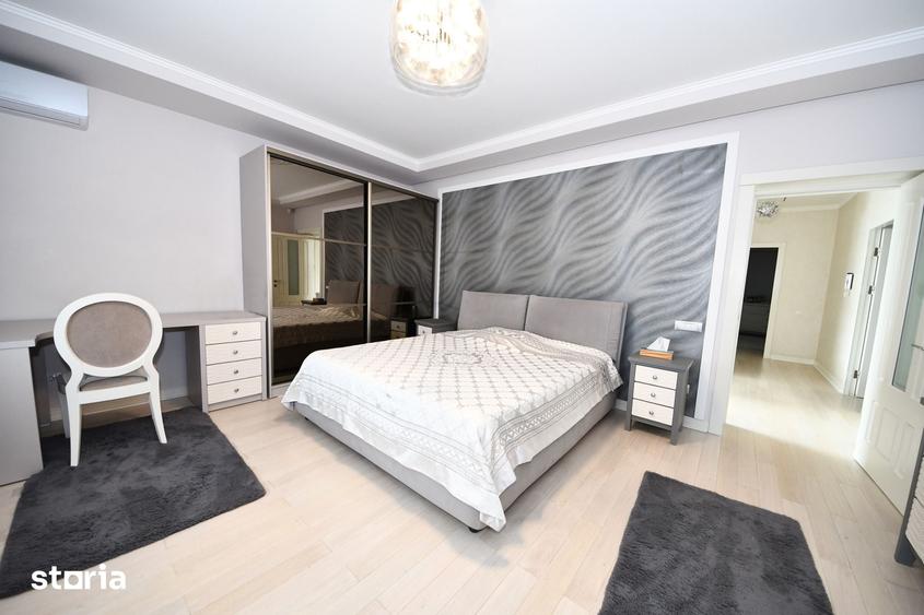 Casă cu 6 camere cu Teren 1470 Mp în Central
