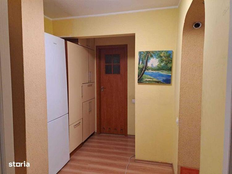 Apartament cu 2 camere decomandat în Micro 16