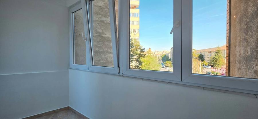 Apartament cu 2 camere decomandat în Decebal
