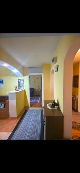 Apartament cu 3 camere decomandat în George Enescu